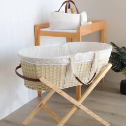 Nestling Moses Basket
