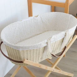 Nestling Moses Basket